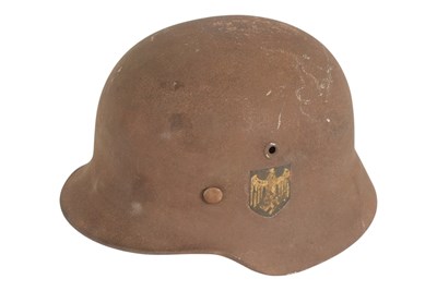 Lot 450 - WWII SECOND WORLD WAR GERMAN SINGLE DECAL M40 HEMET