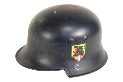 Lot 463 - WWII SECOND WORLD WAR GERMAN LUFTWAFFE AIR FIRE & RESCUE HELMET
