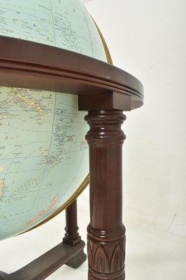 Lot 309 - REPLOGLE GLOBES USA - 20TH CENTURY 32 INCH LIBRARY WORLD GLOBE