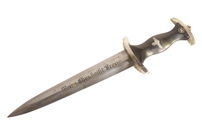 Lot 470 - WWII SECOND WORLD WAR GERMAN SS DAGGER
