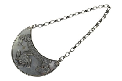 Lot 457 - WWII SECOND WORLD WAR GERMAN RAD PATROL POLICE GORGET