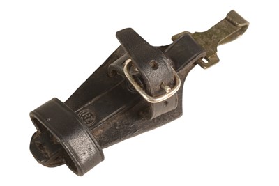 Lot 486 - WWII SECOND WORLD WAR GERMAN WAFFEN SS DAGGER HANGER