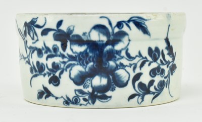 Lot 110 - EARLY WORCESTER 18TH CENTURY ' MANSFIELD ' PORCELAIN CIRCULAR POT