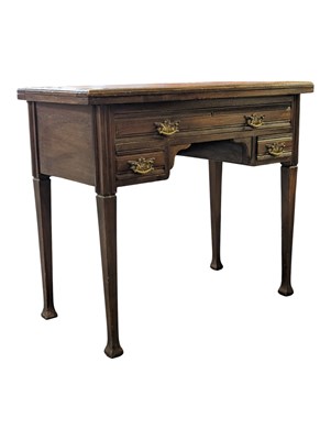 Lot 746a - EDWARDIAN WALNUT ARTS & CRAFTS FOLD OVER CARDS TABLE DESK
