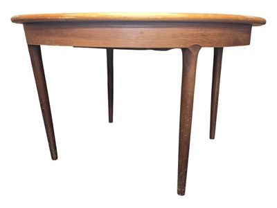 Lot 842 - MEREDEW FURNITURE - MID CENTURY TEAK WOOD EXTENDING DINING TABLE