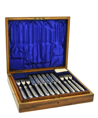 Lot 38 - CASED GEORGE V HALLMARKED SILVER FRUIT FORKS & KNIVES SET