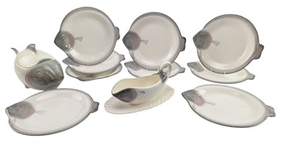 Lot 176 - ALBIN MULLER FOR WAECHTERBACH - FISH DINNER SERVICE
