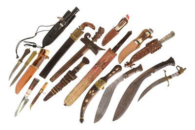 Lot 535 - COLLECTION OF ASSORTED KNIVES & DAGGERS