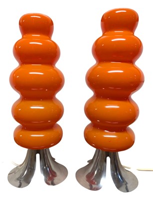 Lot 91 - PAIR OF MID CENTURY STYLE ORANGE GLASS BEEHIVE DESK LAMPS