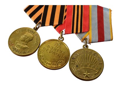 Lot 7 - SECOND WORLD WAR RUSSIAN MEDAL GROUP - FULL CAVALIER