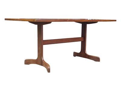 Lot 556 - VICTOR B WILKINS - G-PLAN FURNITURE A MID CENTURY TEAK DINING TABLE