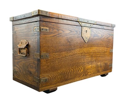 Lot 356 - 18TH CENTURY INSPIRED OAK & BRASS BOUND CAMPAIGN STYLE CHEST