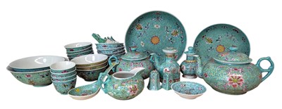 Lot 58 - VINTAGE CHINESE TURQUOISE GROUND FAMILLE ROSE PART DINNER SERVICE