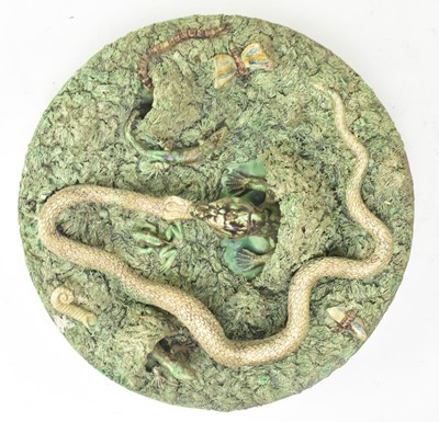 Lot 141 - EARLY 20TH CENTURY PORTUGUESE PALISSY MAJOLICA CHARGER