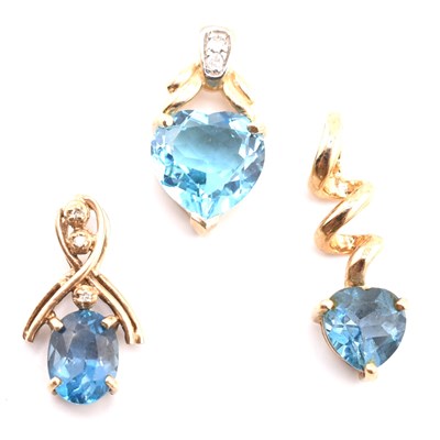 Lot 307 - THREE HALLMARKED 9CT GOLD & TOPAZ NECKLACE PENDANTS