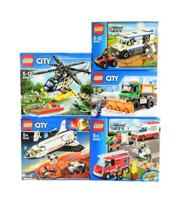 Lot 763 - LEGO - LEGO CITY - X5 FACTORY SEALED LEGO CITY SETS