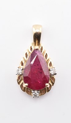 Lot 325 - HALLMARKED 9CT GOLD RUBY & DIAMOND NECKLACE PENDANT