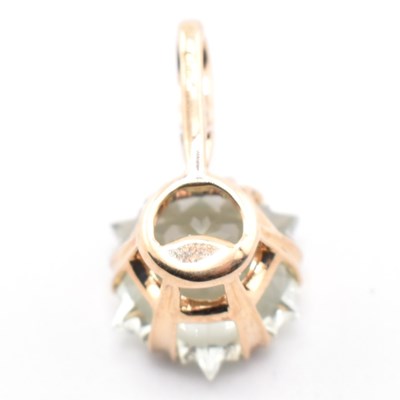 Lot 272 - HALLMARKED 9CT GOLD WOBITO SNOWFLAKE CUT PRASIOLITE & GREEN DIAMOND PENDANT