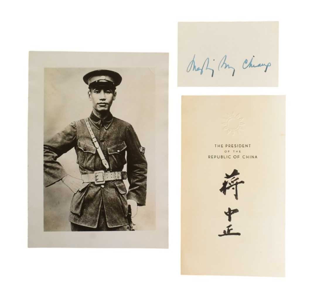 Lot 34 - WORLD LEADERS - CHIANG KAI-SHEK (D.1975) - OFFICAL SIGNED CARD