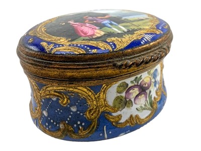 Lot 22 - 19TH CENTURY OVAL HAND PAINTED & GILT ENAMEL BOX VINAIGRETTE