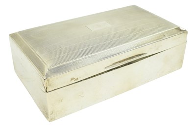Lot 76 - 20TH CENTURY HALLMARKED SILVER TABLE TOP CIGARETTE CASE