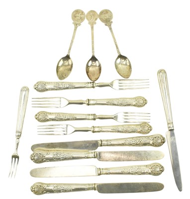 Lot 110 - SET OF 8 GEORGE IV HALLMARKED SILVER HANDLED KNIVES & FORKS & OTHER FLATWARE