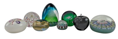 Lot 48 - MIXED COLLECTION OF NINE GLASS PAPERWEIGHTS