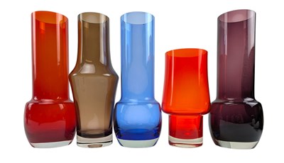 Lot 43 - TAMARA ALADIN X RIIHIMAKI - FOUR MID CENTURY STUDIO ART GLASS VASES T/W ANOTHER (5)