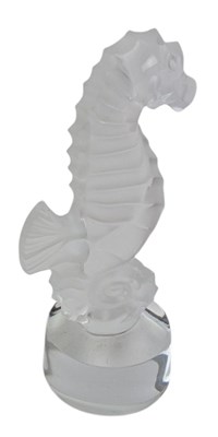 Lot 109 - RENE LALIQUE (1860-1945) - 'HIPPOCAMPE' SEAHORSE GLASS PAPERWEIGHT