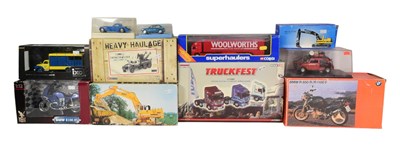 Lot 261 - DIECAST - COLLECTION OF ASSORTED BOXED DIECAST MODELS