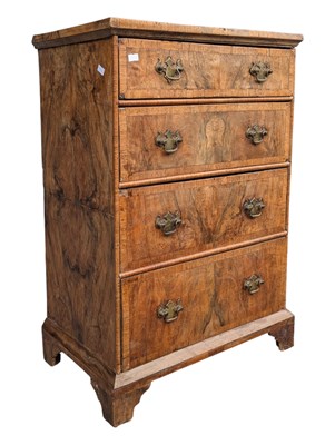 Lot 262 - GEORGE III CROSSBANDED WALNUT BACHELORS CHEST OF DRAWERS