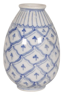 Lot 48 - 19TH CENTURY BLUE & WHITE FISH SCALE PORCELAIN VASE