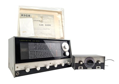 Lot 97 - LAFAYETTE HE-600 SHORTWAVE RECEIVER RADIO & BOOKS