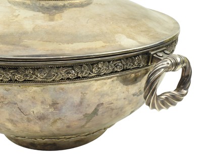 Lot 489 - LARGE GEORGE VI HALLMARKED SILVER LIDDED SOUP TUREEN/LIDDED BOWL
