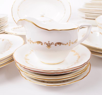 Lot 21 - ROYAL WORCESTER - GOLD CHANITILLY PORCELAIN SERVICE