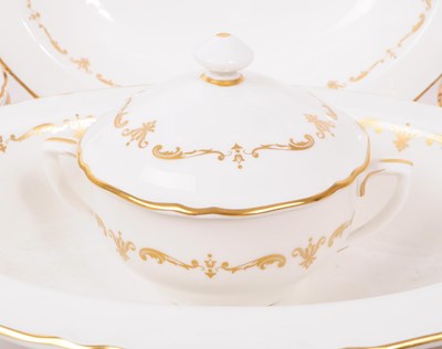 Lot 21 - ROYAL WORCESTER - GOLD CHANITILLY PORCELAIN SERVICE