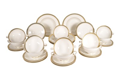 Lot 20 - ROYAL DOULTON - CLARENDON - LATE 20TH CENTURY BONE CHINA PART DINNER SERVICE