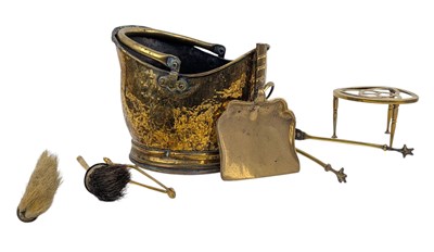 Lot 108 - COLLECTION OF VICTORIAN & LATER BRASS FIREPLACE ITEMS