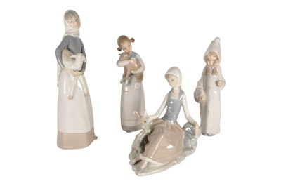 Lot 37 - FOUR LATE 20TH CENTURY LLADRO PORCELAIN FIGURES