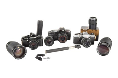 Lot 220 - COLLECTION OF THREE LATE 20TH CENTURY VINTAGE SLR FILM CAMERAS AND LENSES