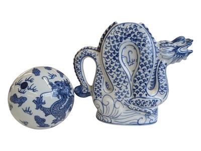 Lot 58 - TWO 20TH CENTURY CHINESE BLUE AND WHITE PORCELAIN PIECES