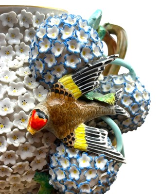 Lot 1 - MEISSEN LATE 19TH CENTURY SCHNEEBALLEN PORCELAIN LIDDED VASE