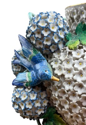 Lot 1 - MEISSEN LATE 19TH CENTURY SCHNEEBALLEN PORCELAIN LIDDED VASE