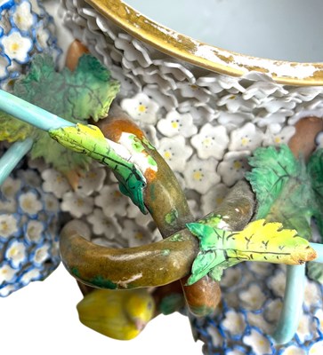 Lot 1 - MEISSEN LATE 19TH CENTURY SCHNEEBALLEN PORCELAIN LIDDED VASE