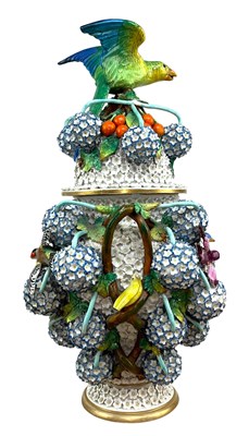 Lot 1 - MEISSEN LATE 19TH CENTURY SCHNEEBALLEN PORCELAIN LIDDED VASE