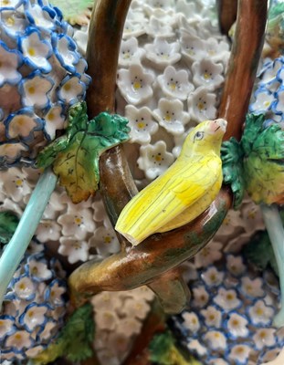 Lot 1 - MEISSEN LATE 19TH CENTURY SCHNEEBALLEN PORCELAIN LIDDED VASE