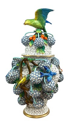 Lot 1 - MEISSEN LATE 19TH CENTURY SCHNEEBALLEN PORCELAIN LIDDED VASE