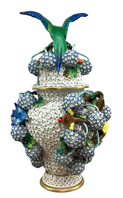 Lot 1 - MEISSEN LATE 19TH CENTURY SCHNEEBALLEN PORCELAIN LIDDED VASE