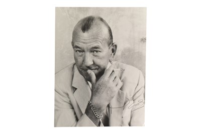 Lot 214 - PLAYWRIGHT / WRITER - NOEL COWARD (D.1973) - SIGNED PHOTOGRAPH