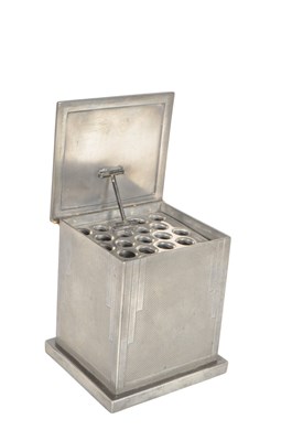 Lot 263 - ART DECO EARLY 20TH CENTURY VINTAGE PEWTER CIGARETTE HOLDER